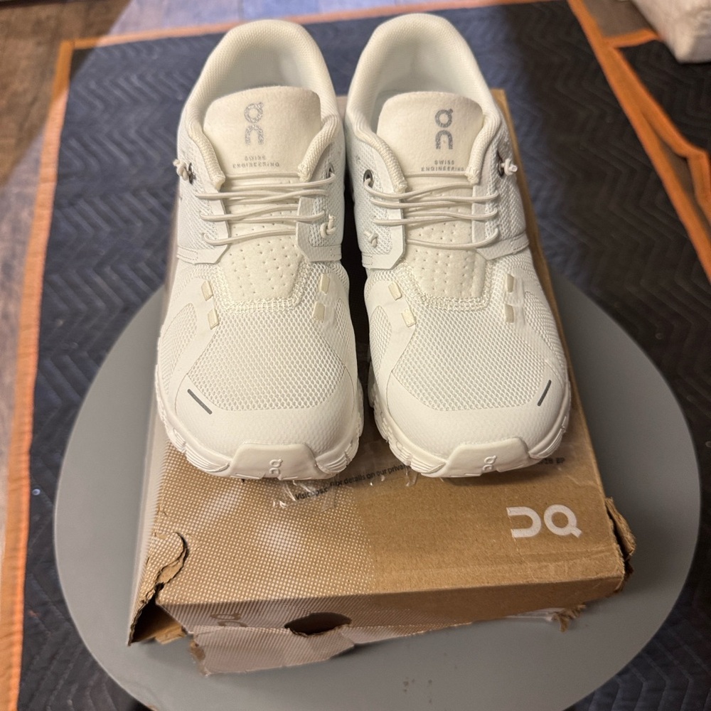 On Cloud Athletic Shoes for Women — White